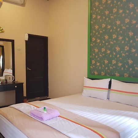 Hotel Jaya Phita Kupang  Zewnętrze zdjęcie